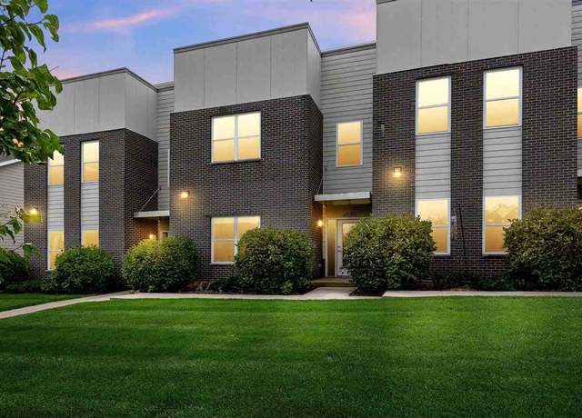 Property at 4689 Herbert Hoover Hwy SE, Iowa City, IA 52240, 3 beds, 2.5 baths