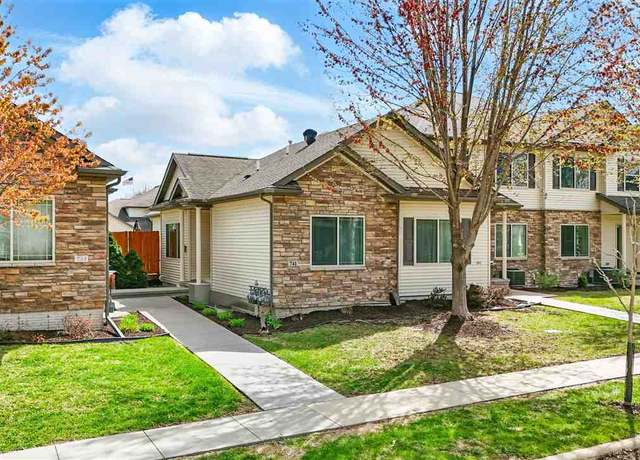 Property at 741 Arch Rock Rd, Iowa City, IA 52245, 3 beds, 3 baths