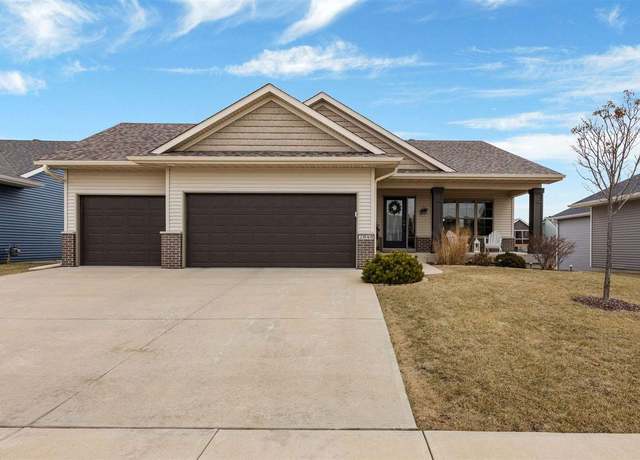 Property at 2848 Wagon Wheel Dr, Iowa City, IA 52240, 5 beds, 3 baths