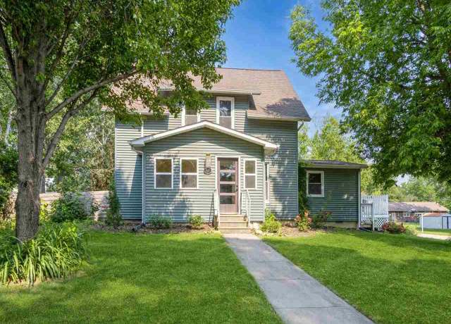 Property at 818 5th St, Kalona, IA 52247, 3 beds, 1.5 baths