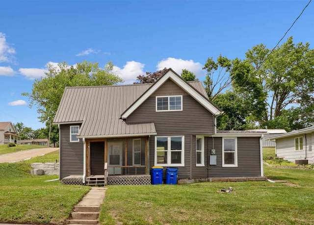 Property at 114 W Johnson St, Norway, IA 52318, 3 beds, 2 baths