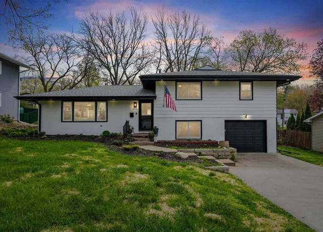 Property at 306 Windsor Dr, Iowa City, IA 52245, 3 beds, 1.5 baths
