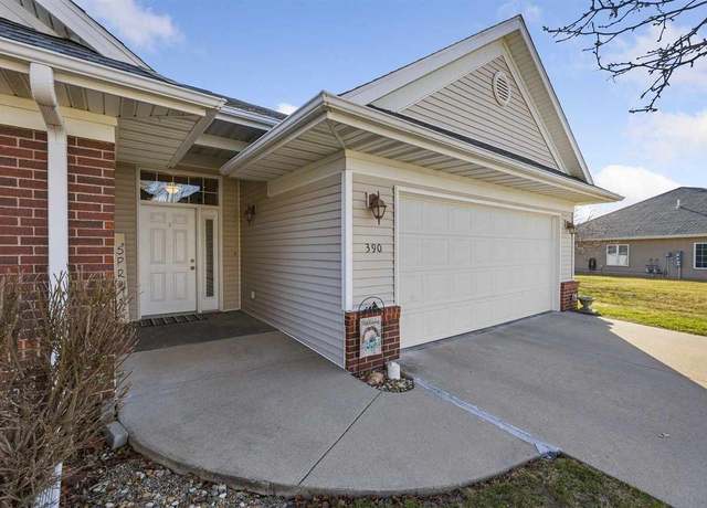 Property at 390 Paddock Cir, Iowa City, IA 52240, 2 beds, 2 baths