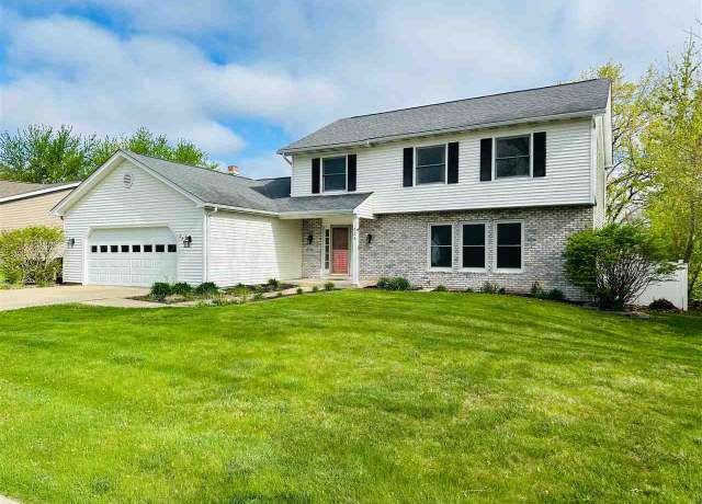 Property at 334 Boyson Rd NE, Cedar Rapids, IA 52402, 4 beds, 3.5 baths