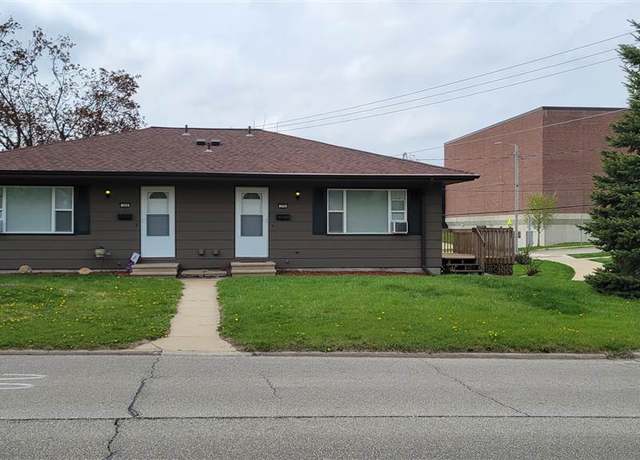 Property at 360-370 15th St, Marion, IA 52302, 2 baths