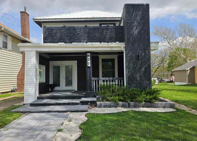 Property at 627 2nd. St, Columbus Junction, IA 52738, 4 beds, 2 baths