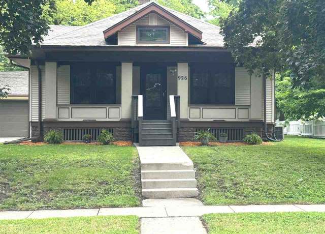Property at 926 Bowery St, Iowa City, IA 52240, 4 beds, 2 baths