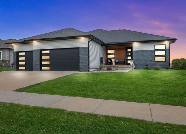 Property at 1895 Stone Creek Cir, North Liberty, IA 52317, 6 beds, 4.5 baths