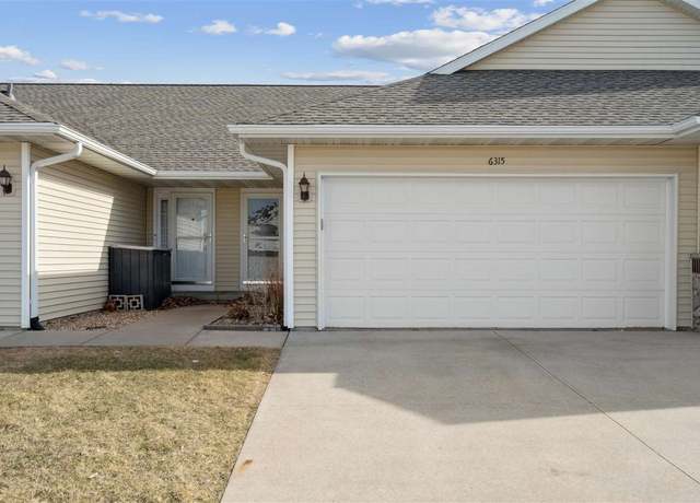 Property at 6315 Muirfield Dr Dr SW, Cedar Rapids, IA 52404, 2 beds, 2 baths
