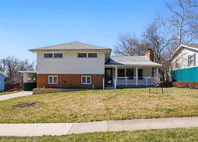 Property at 421 Crestview Ave, Iowa City, IA 52245, 4 beds, 2.5 baths