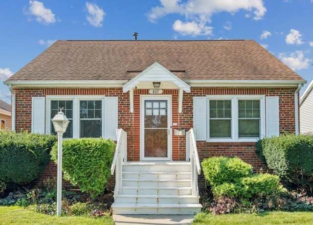 Property at 807 21st Ave Ave SW, Cedar Rapids, IA 52404, 3 beds, 1 bath