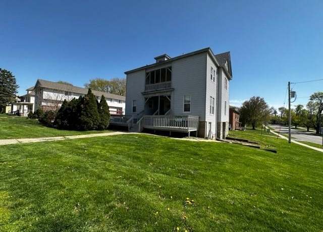 Property at 711 E Burlington St, Iowa City, IA 52240, 5 baths