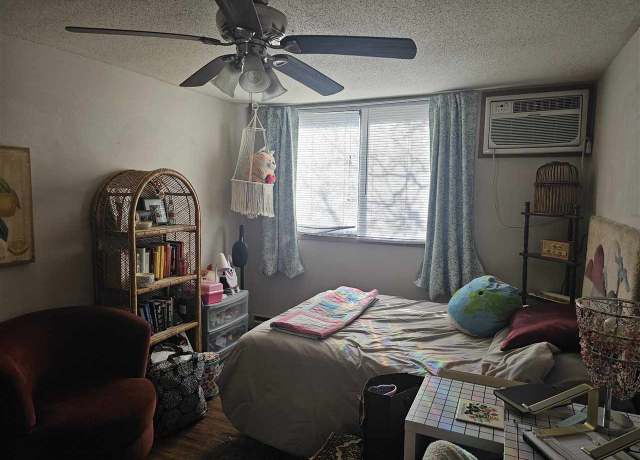 Property at 812 Benton Dr #12, Iowa City, IA 52246, 1 bed, 1 bath