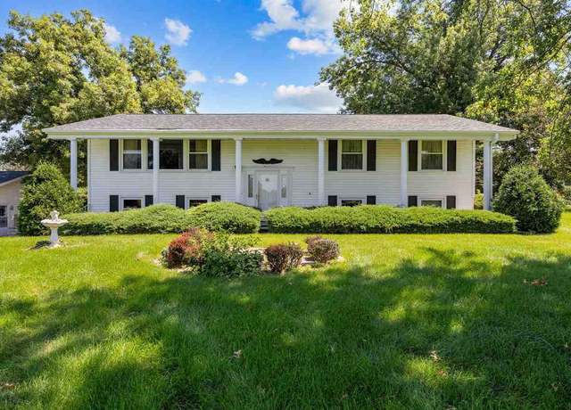 Property at 7405 Beverly Rd SW, Fairfax, IA 52228, 3 beds, 3 baths