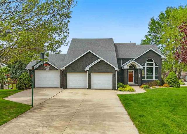 Property at 1659 Apache Dr Dr NE, Solon, IA 52333, 4 beds, 3.5 baths