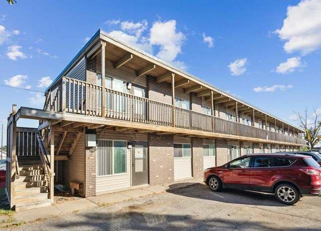 Property at 120-126 NE 32nd St, Cedar Rapids, IA 52402, 4 baths