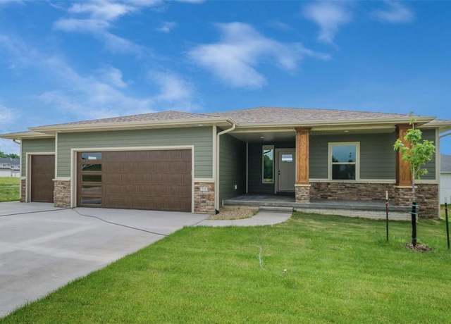 Property at 1529 3rd St St SW, Mt Vernon, IA 52314, 3 beds, 2 baths