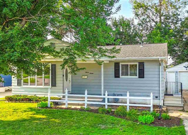 Property at 1116 Regent St St NE, Cedar Rapids, IA 52402, 3 beds, 1.5 baths
