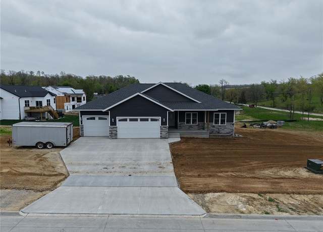 Property at 2416 Kestrel Dr SE, Cedar Rapids, IA 52403, 5 beds, 3 baths