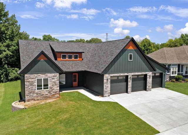 Property at 1064 Oakes Dr, Iowa City, IA 52245, 6 beds, 3 baths
