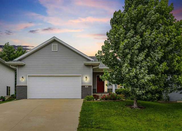 Property at 868 Mccollister Ct, Iowa City, IA 52240, 5 beds, 3 baths