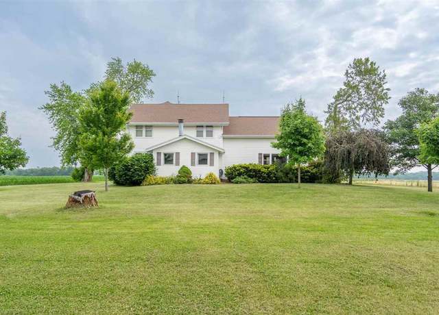 Property at 9996 W Ave, Columbus Junction, IA 52738, 3 beds, 2 baths