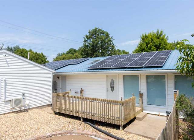 Property at 519 S Avenue C, Washington, IA 52353, 2 beds, 1.5 baths