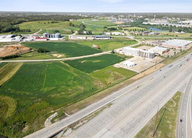 Property at 133 Westcor Dr, Coralville, IA 52241