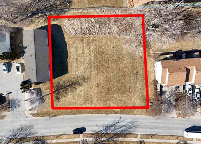 Property at 701-711 Westwinds Dr, Iowa City, IA 52246