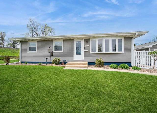 Property at 2628 1st St St SW, Cedar Rapids, IA 52404, 3 beds, 2 baths