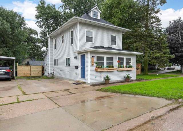 Property at 1290 13th St, Marion, IA 52302, 3 beds, 2 baths