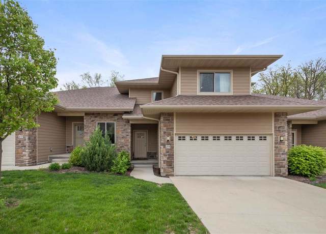 Property at 19 Holiday Ridge Ln, Coralville, IA 52241, 4 beds, 3.5 baths