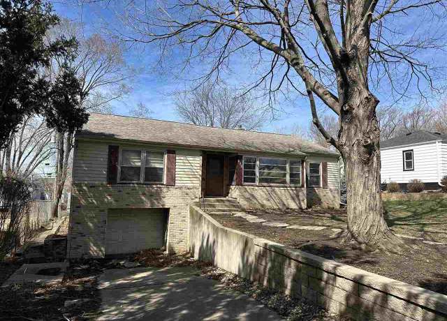 Property at 612 10th Ave, Coralville, IA 52241, 3 beds, 1 bath