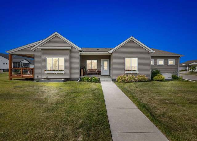 Property at 760 River Bend Ln, North Liberty, IA 52317, 4 beds, 3 baths