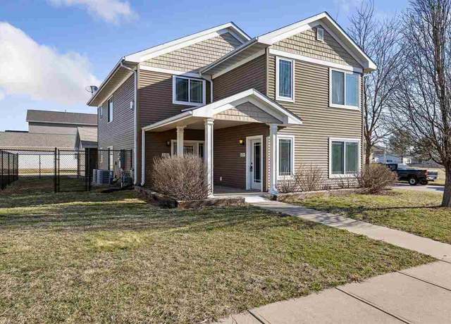 Property at 2694 Pinto Ln, Iowa City, IA 52240, 2 beds, 2 baths