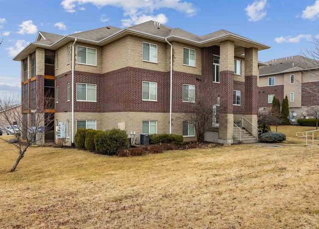 Property at 4866 E Court St, Iowa City, IA 52245, 2 beds, 2 baths