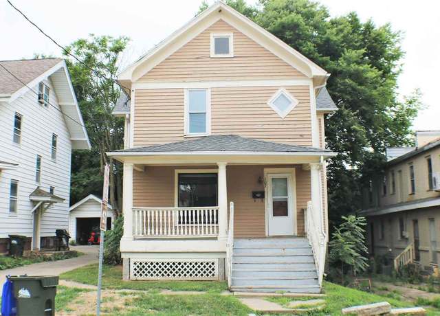 Property at 107 S Lucas St, Iowa City, IA 52240, 4 beds, 2 baths