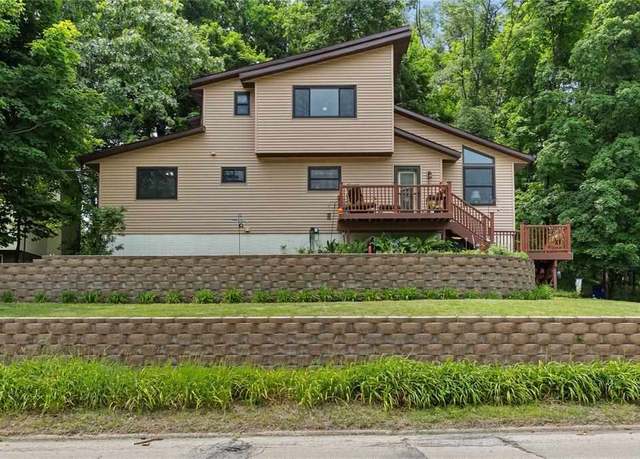 Property at 2145 Coldstream Ave, Cedar Rapids, IA 52402, 3 beds, 2 baths