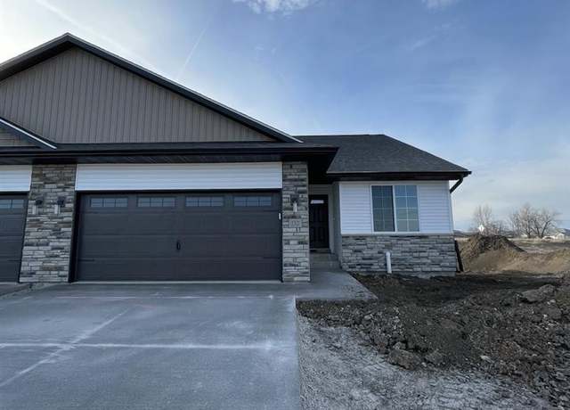 Property at 132 Buysse Ln, West Liberty, IA 52776, 3 beds, 3 baths