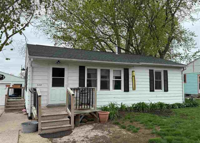 Property at 508 9th Ave, Coralville, IA 52241, 3 beds, 1.5 baths