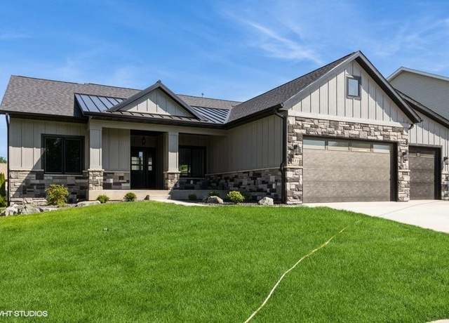 Property at 653 Huntington Dr, Iowa City, IA 52245, 5 beds, 3 baths