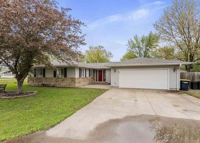 Property at 720 Vernon St, Wapello, IA 52653, 4 beds, 2.5 baths