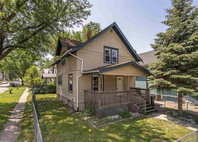 Property at 1557 7th Ave Ave SE, Cedar Rapids, IA 52403, 3 beds, 1 bath