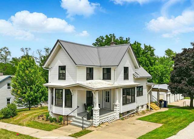 Property at 222 N Market St, Solon, IA 52333, 4 beds, 2 baths