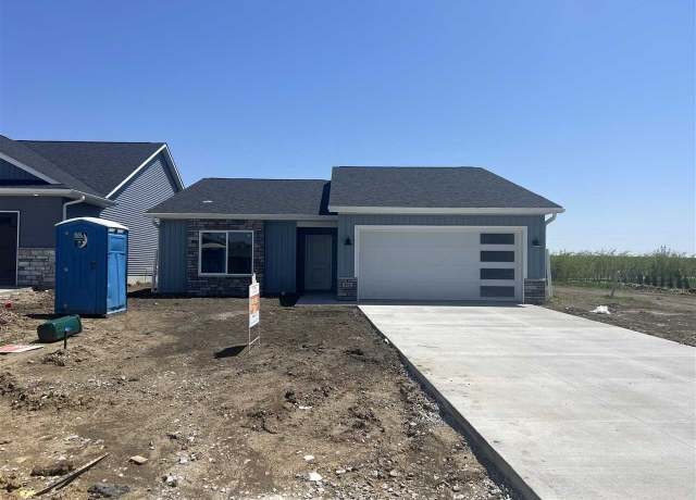Property at 192 Huntington Dr, Iowa City, IA 52245, 3 beds, 2 baths