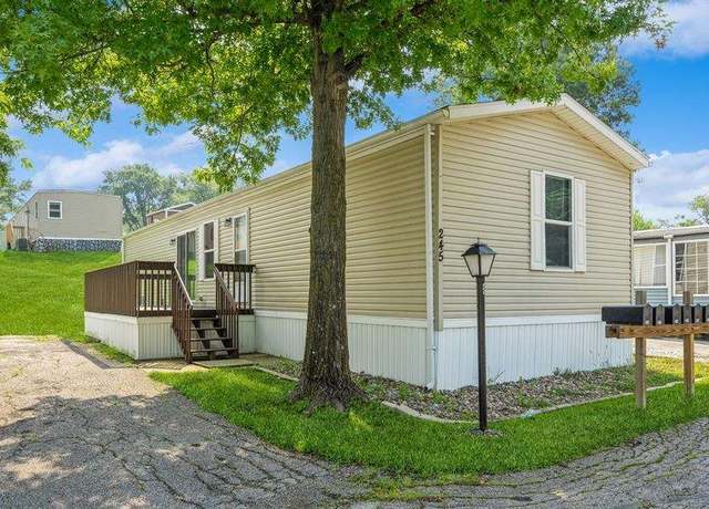 Property at 6901 SE 14th St #245, Des Moines, IA 50320, 3 beds, 1.5 baths