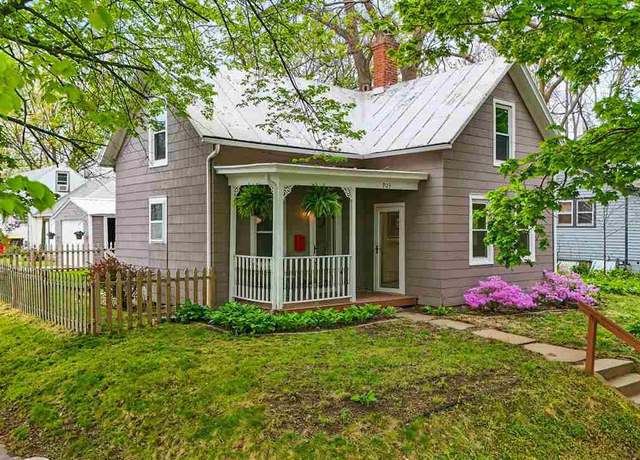 Property at 903 S Van Buren St, Iowa City, IA 52240, 2 beds, 1 bath