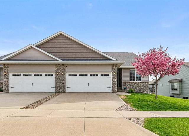 Property at 623 Fawn Ave, Tiffin, IA 52340, 3 beds, 3 baths