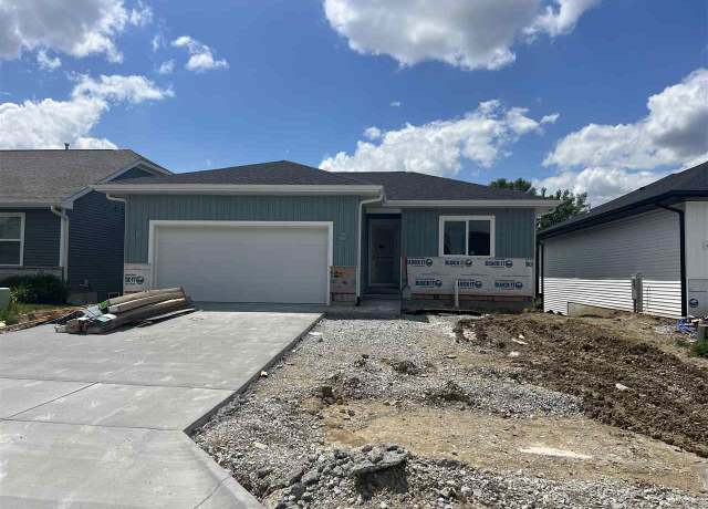 Property at 121 Huntington Dr, Iowa City, IA 52245, 3 beds, 3 baths