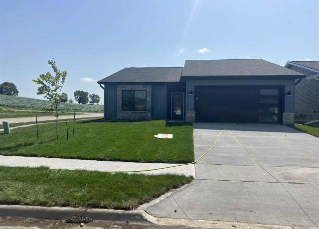 Property at 108 Huntington Dr, Iowa City, IA 52245, 3 beds, 2 baths